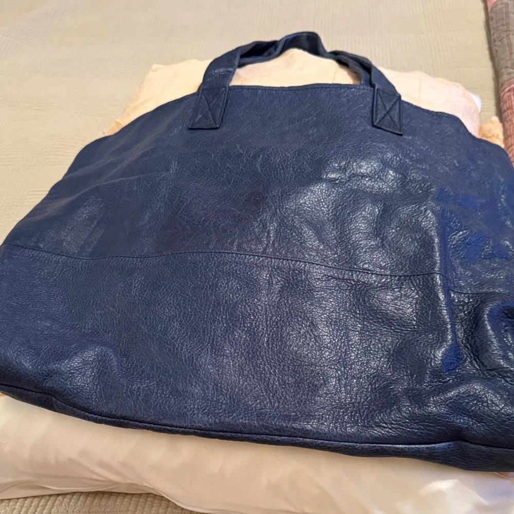 Juicy Couture Blue Tote Bag - Picture 3 of 14